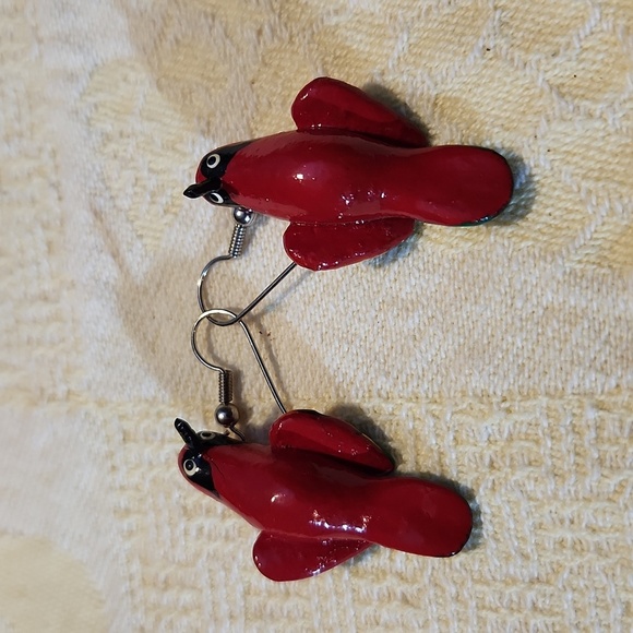 Folk art red tropical parrot earrings - Picture 6 of 9